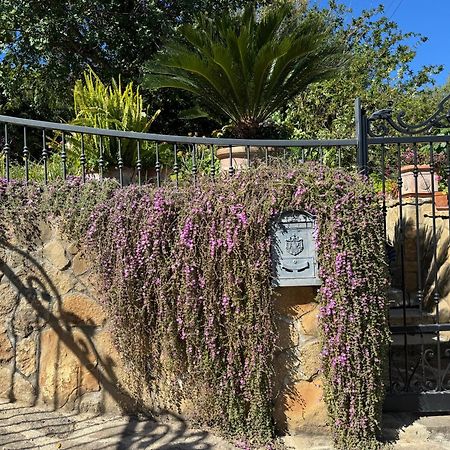 Villa Dei Fiori - Casa Vacanza Капотера Екстериор снимка