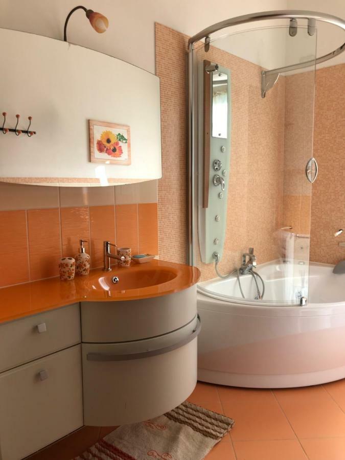 Villa Dei Fiori - Casa Vacanza Капотера Екстериор снимка