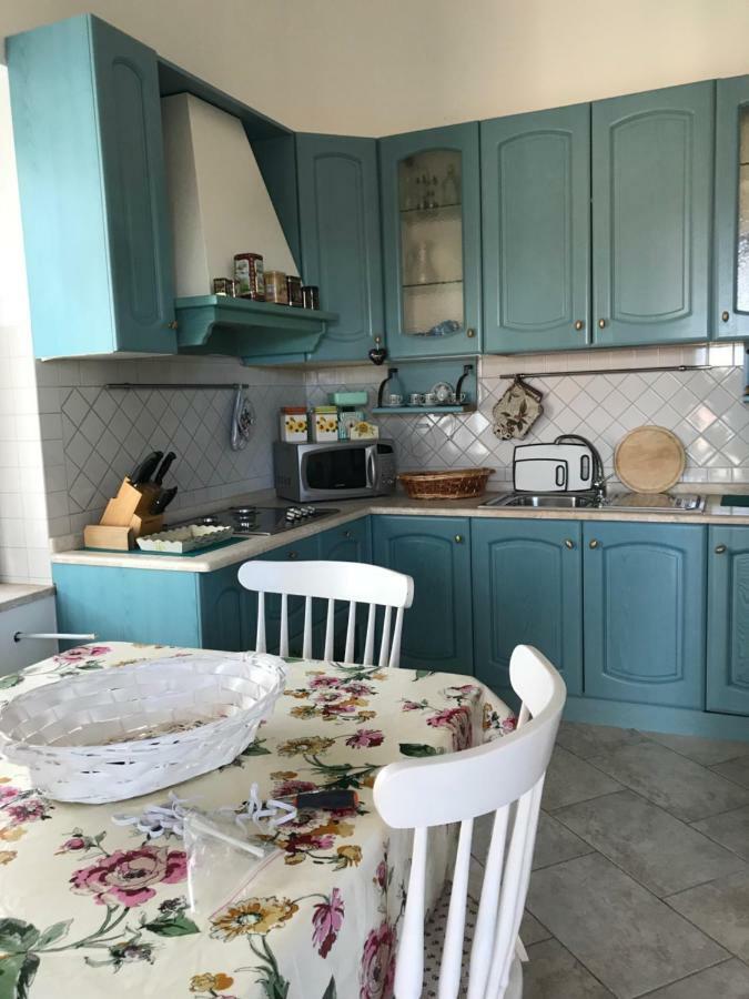 Villa Dei Fiori - Casa Vacanza Капотера Екстериор снимка