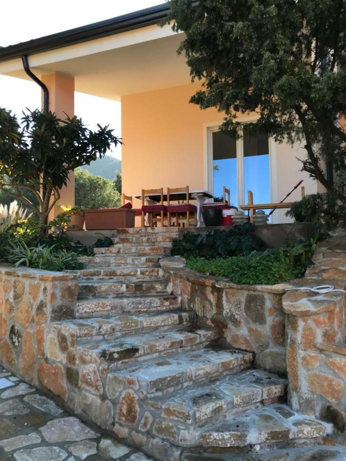 Villa Dei Fiori - Casa Vacanza Капотера Екстериор снимка