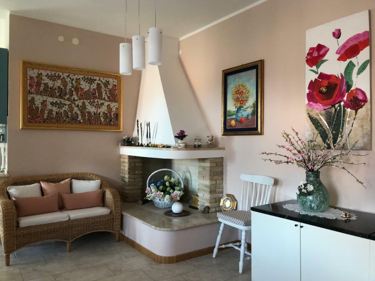 Villa Dei Fiori - Casa Vacanza Капотера Екстериор снимка