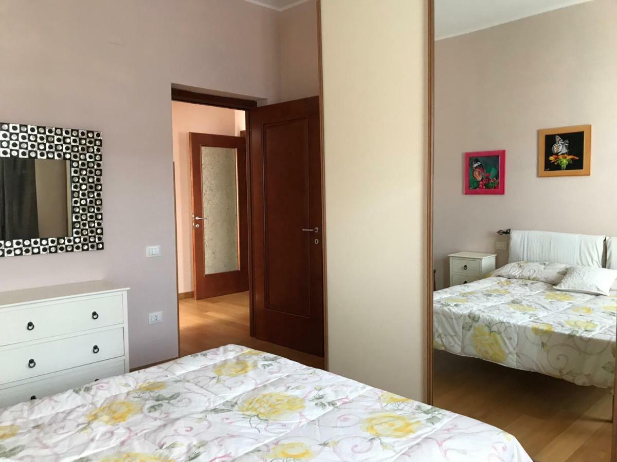 Villa Dei Fiori - Casa Vacanza Капотера Екстериор снимка